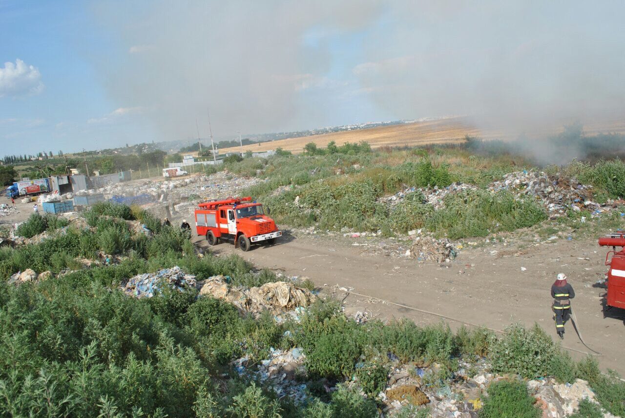 СБУ предупреждает о возможной техногенной ЧС  на мусорном полигоне возле Весняного