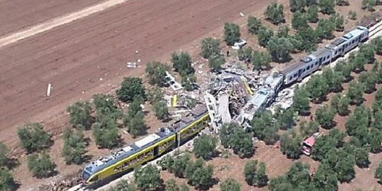 Железнодорожная катастрофа в Италии: в столкновении двух пассажирских поездов поигибло более 20 человек