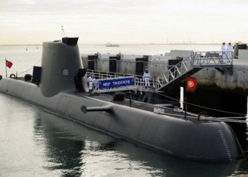 Отыгрались: португальская подлодка попала в сети французским рыбакам