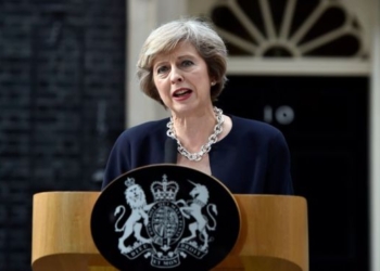 Тереза Мэй официально стала премьер-министром Британии