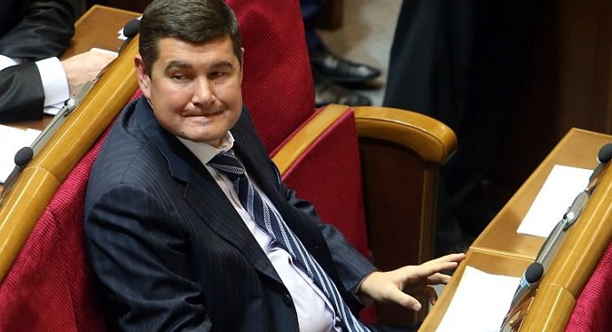 “Меня подставили”. Онищенко в Раду не придет и в Украину не вернется