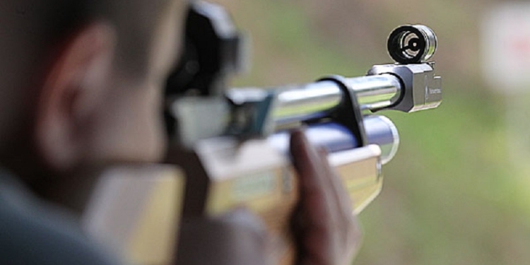 Фискал из Николаева, который устроил стрельбу по птицам из окна ГУ ГФС в Николаевской области, уволен