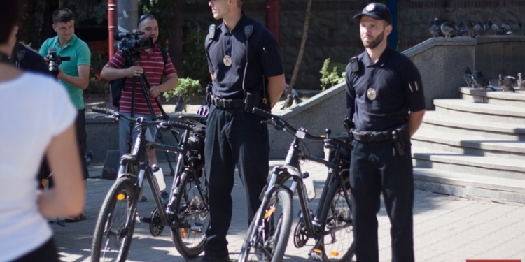 Киевские патрульные пересели на велосипеды