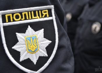 В Харькове трое пьяных полицейских на авто скрывались от патрульных и врезались в электроопору