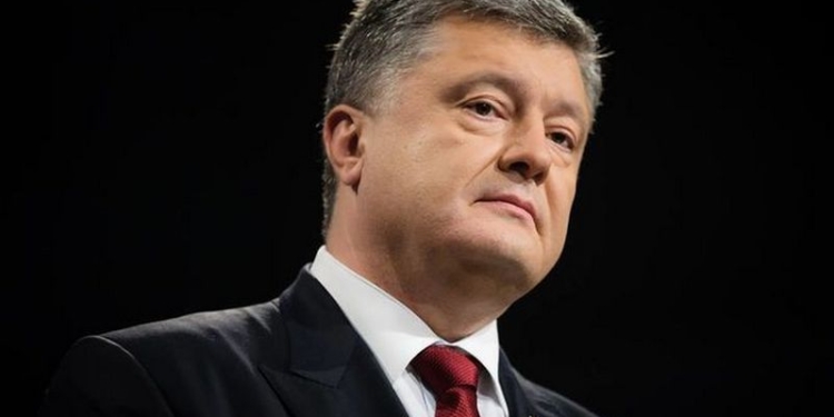 Порошенко уволил главу Госуправления делами, который бесплатно получил квартиру стоимостью 10 млн