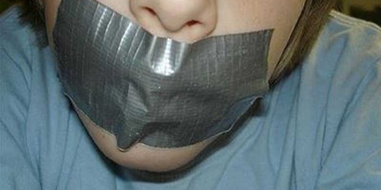 Новые педагогические находки: в Перми учителя заклеивают первоклассникам рты скотчем