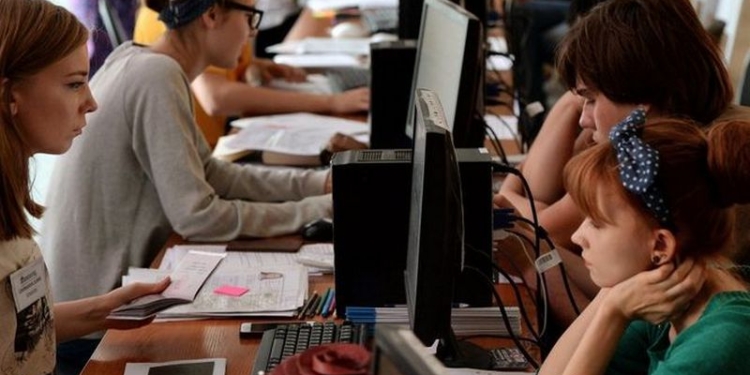 С понедельника в Украине начнётся электронная подача документов в вузы