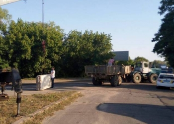 Блокада въезда большегрузов в Николаев: депутаты облсовета критикуют мэра, бизнес приглашают сегодня  на переговоры