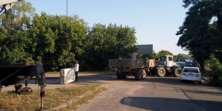 Блокада въезда большегрузов в Николаев: депутаты облсовета критикуют мэра, бизнес приглашают сегодня  на переговоры