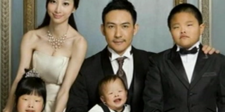 В Китае суд по жалобе мужа оштрафовал жену за некрасивых детей