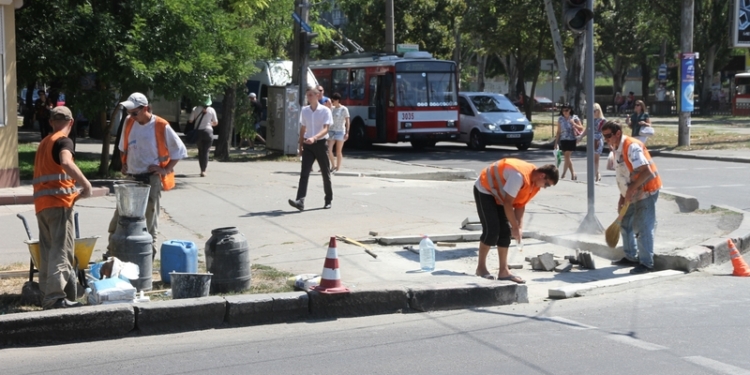 В этом году в Николаеве обустроили 100 съездов-пандусов