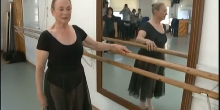 Мечты должны сбываться: 71-летняя британка стала балериной