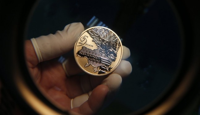 Еще можно успеть. Золотые монеты “25 лет независимости Украины” сегодня продадут с аукциона