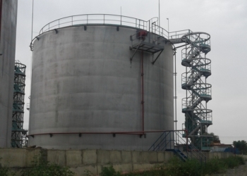 Маслоэкстракционный завод в «Лесках» перестраивают под нефтетерминал. Но заказчик строительства нахимичил с документами