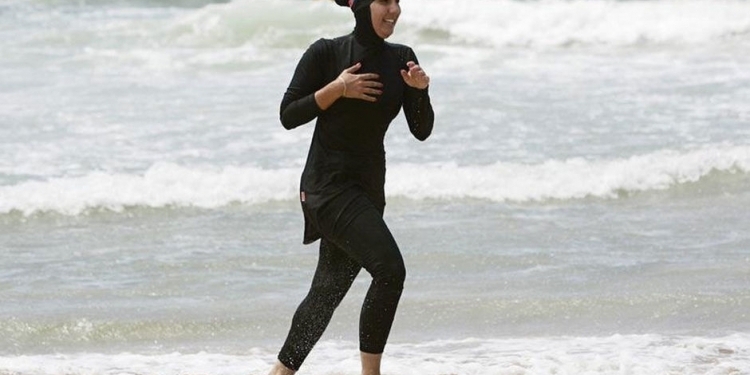 Мэрия Ниццы запретила носить на пляжах «буркини»