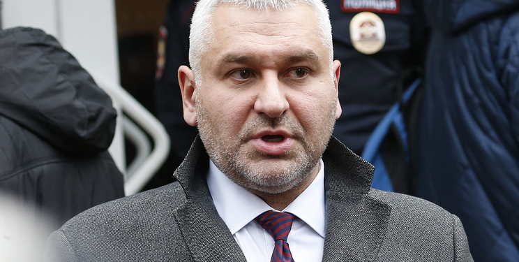 И смех, и грех: экс-адвокат Савченко оказался невыездным из-за невозвращенного бывшей супруге пианино