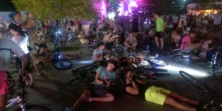 Велосипедисты устроили масштабную акцию протеста в Одессе