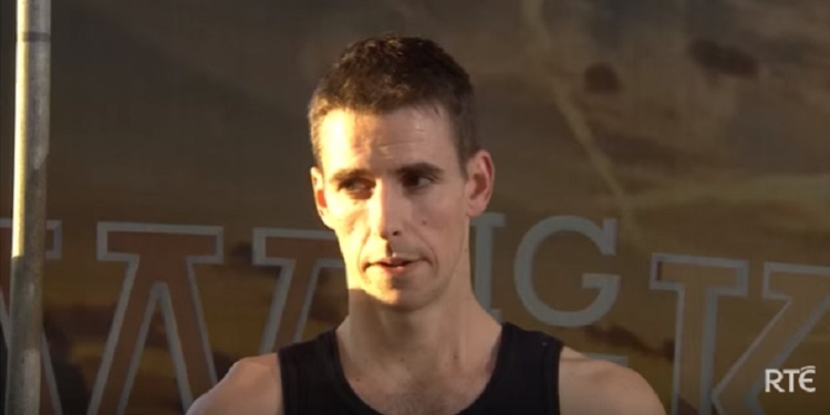 «И сегодня мне пора бы поменять лохматый вид»: ирландец за девять часов остриг 867 овец