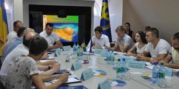 Трудоустройство молодежи обсудили на дискуссионной панели в Николаеве