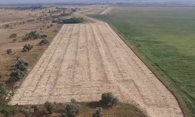 В Крыму разобрали военный аэродром – на стройматериалы для Керченского моста