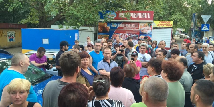 Под давлением общественности. В Николаеве ярмарку, закрытую из-за африканской чумы, частично разрешили