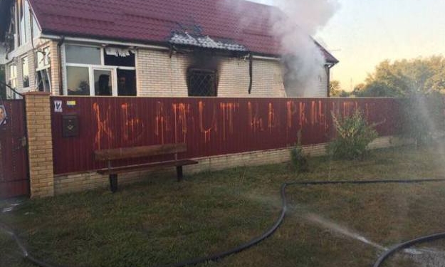 Адвокат «бриллиантового прокурора» заявил, что неизвестные сожгли его дом