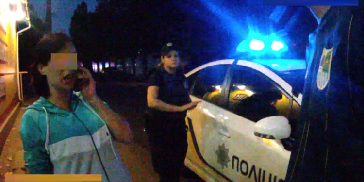 В Николаеве патрульные по горячим следам задержали грабителя