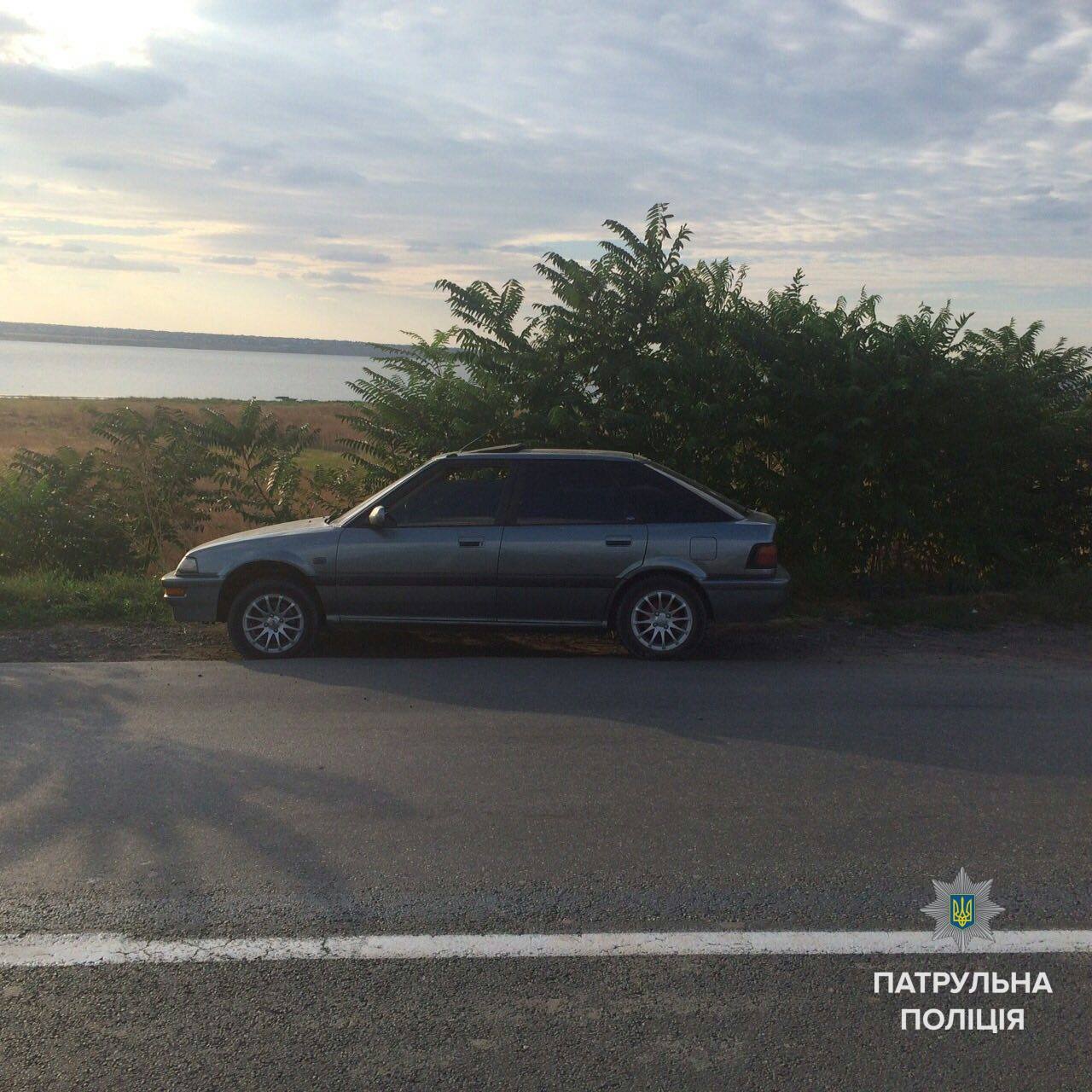Николаевские патрульные задержали угнанное авто