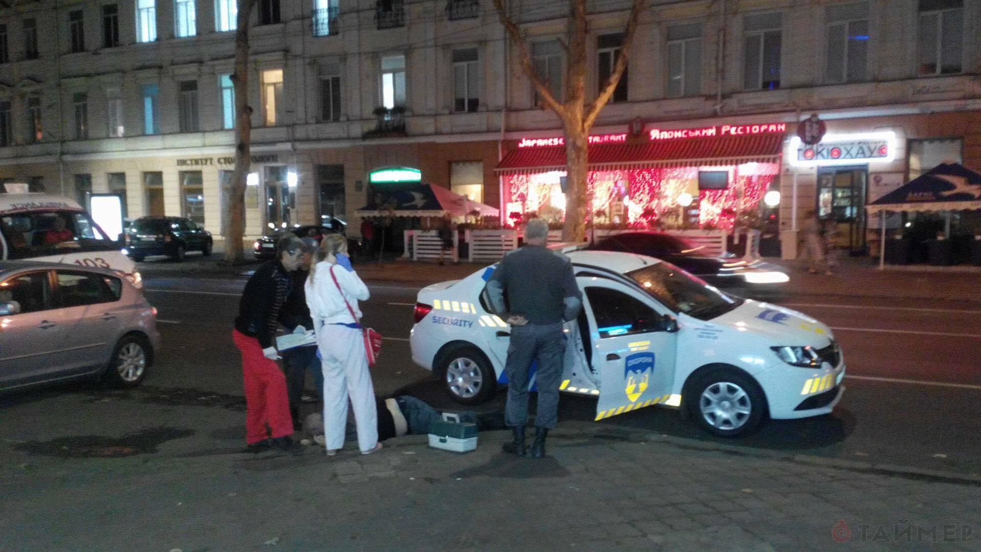 “Культурная” поножовшина в Одессе. Киевский блогер учинил драку на лекции российского художника