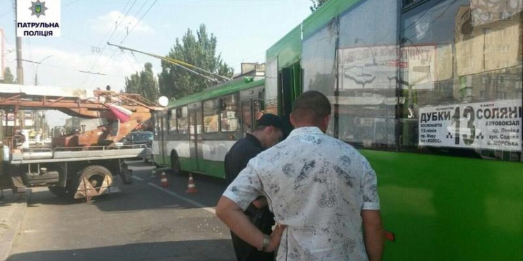 В Николаеве произошло ДТП с участием маршрутного такси