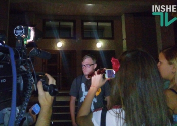 В Николаеве главного редактора “НикВестей” СБУ обвинила в ложных звонках о минировании и отобрала мобильный телефон