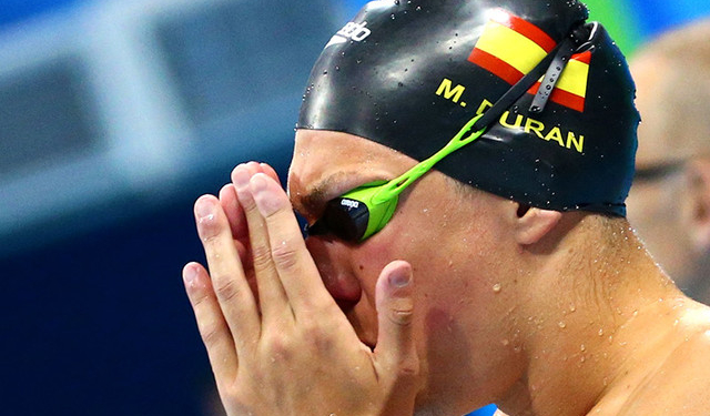 Слезами горю не поможешь? Еще как! Испанец расплакался после фальстарта, и его допустили к заплыву