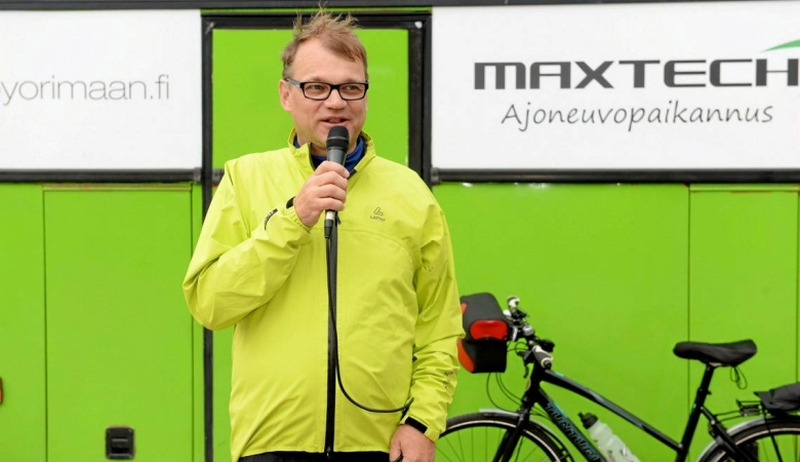 В Финляндии премьер-министр проехал 300 км на велосипеде для встречи с избирателями 1