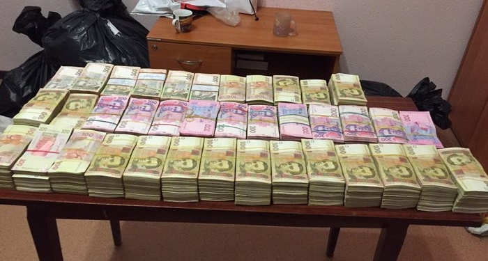 7 раз отмеряли. У руководителей предприятия “Радий” изъяли более 22 млн. грн наличных