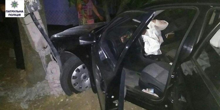 В Николаеве пьяный водитель на коленях просил его отпустить