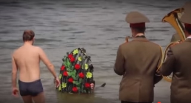 На дно – с оркестром. Черный юмор белорусских спасателей отрезвил потенциальных утопленников