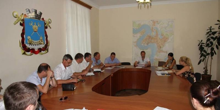 В Николаеве противодействуют АЧС: на въездах в город появятся полицейские посты, в зоопарке с глаз посетителей уберут диких кабанов, а ярмарку на Колодезной закроют