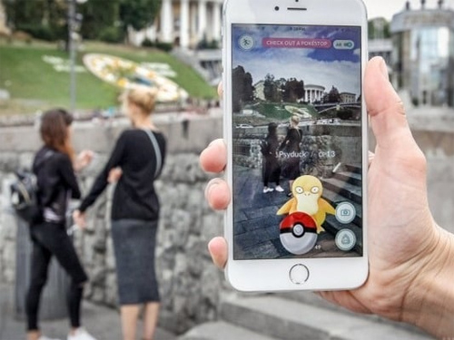 Покемономания в Украние: игроки высиживают яйца и нанимают “охотников”