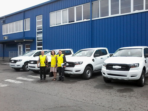 Проверено, мин нет?  Спасатели получили от НАТО автомобили для разминирования