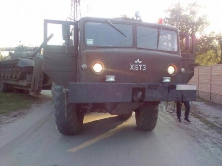 Тягач с танком сбил человека в Харькове