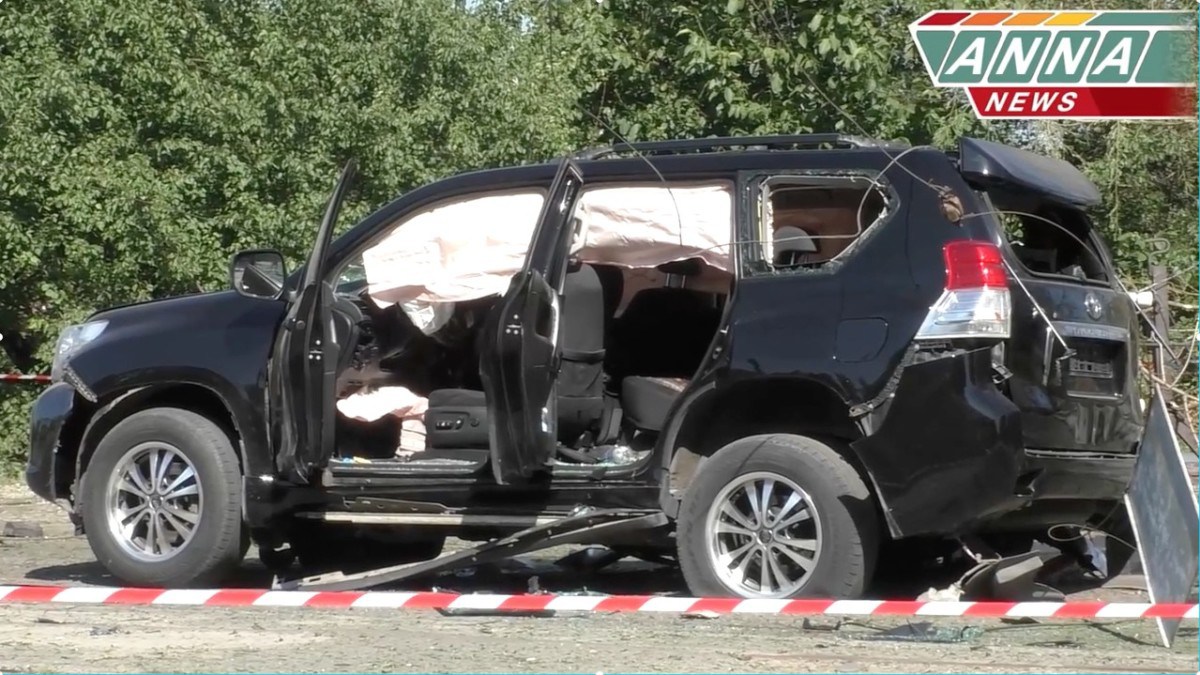 Кто на новенького? В Луганске подорвали автомобиль главы “ЛНР” Плотницкого