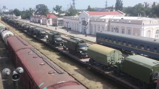 Тревожные известия. В Крым перебросили колонны российской военной техники
