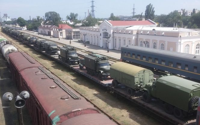 Тревожные известия. В Крым перебросили колонны российской военной техники 3