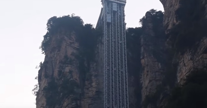 Нервным сюда хода нет. 10 самых головокружительных сооружений, от которых захватывает дух