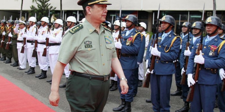 Китайский министр обороны призвал готовиться к “народной войне на море” за спорные острова