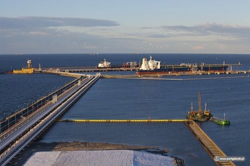 Порт Гданьск принял танкер размером с три футбольных поля