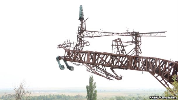 Народная декоммунизация. Рука и копыта – все, что осталось от памятника буденовцам