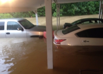 Часть США затопило. Есть жертвы и разрушения