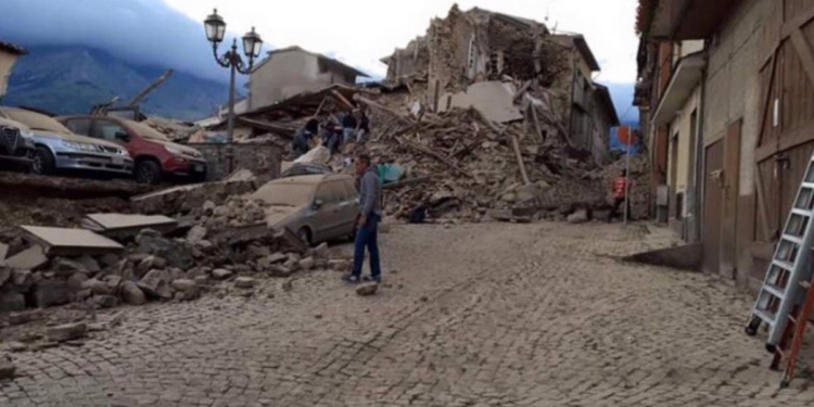 Землетрясение в Италии. Уже известно о 14 погибших, количество пострадавших растет