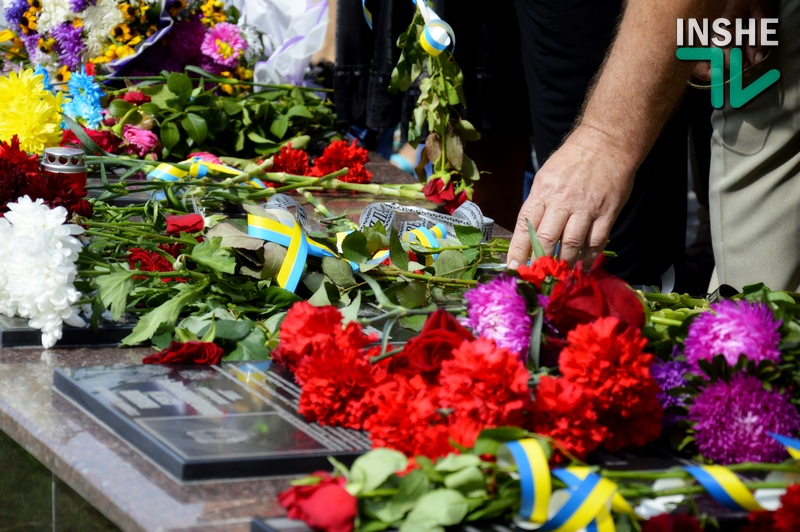 «Будь проклята эта война»: в Николаеве открыли Мемориальный комплекс погибшим воинам-десантникам 32